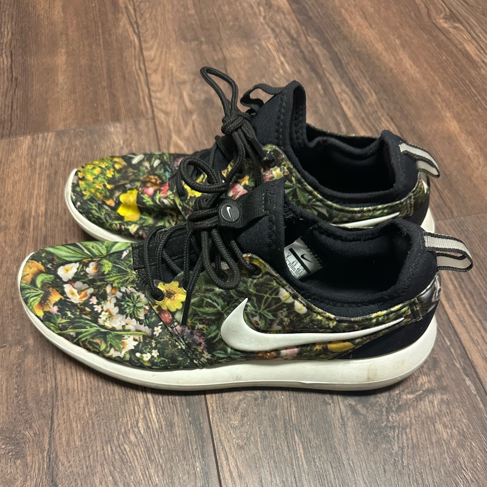 Nike floral shoes